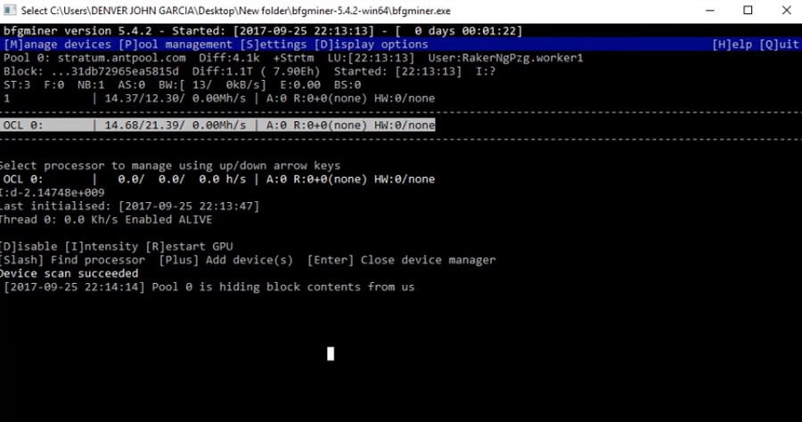 На фото изображена программа BFGMiner.