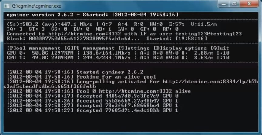 На фото изображена программа CGMiner.